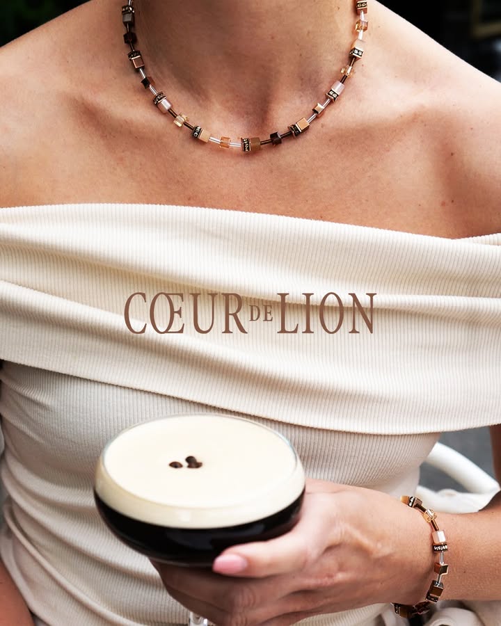 Calde sfumature della terra e dettagli in oro rosa: la